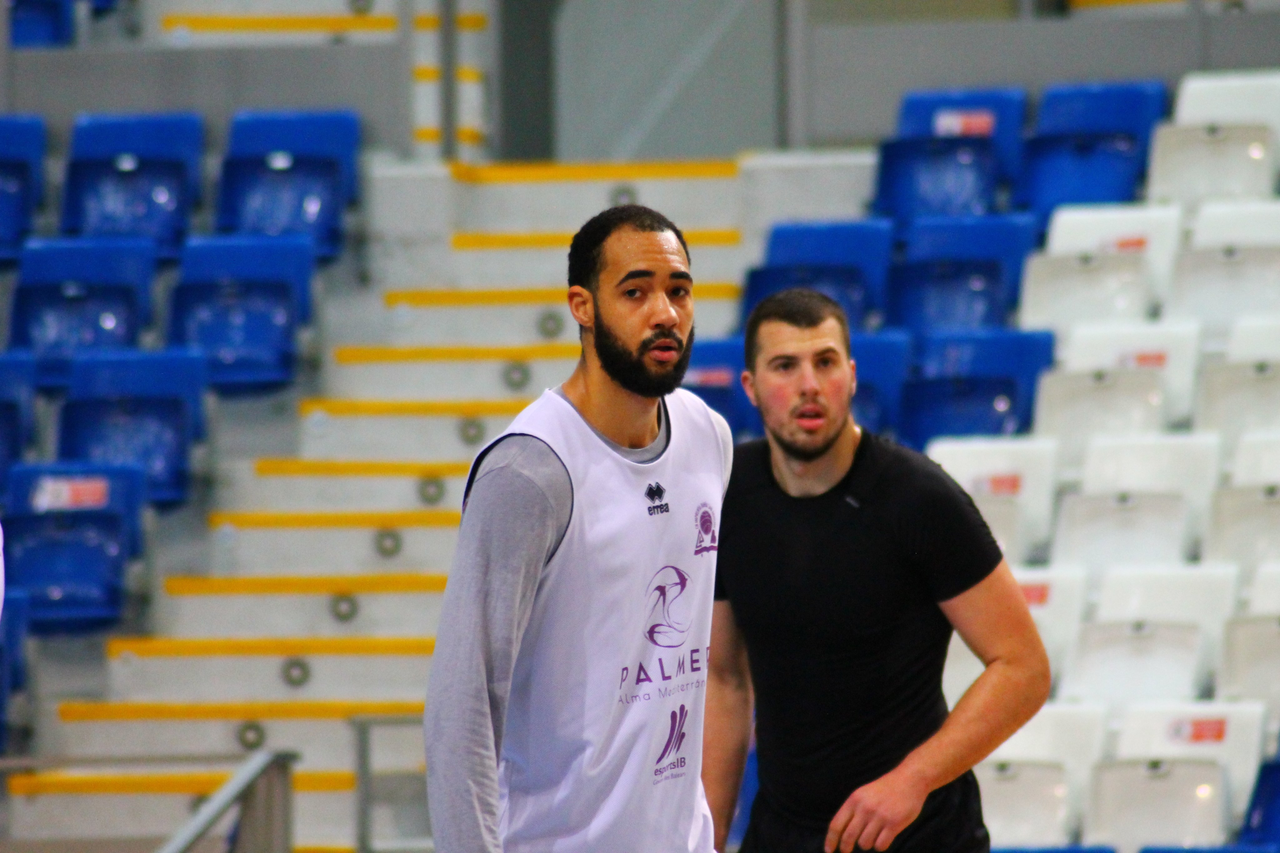 Ronnie Harrell en un entrenamiento del equipo